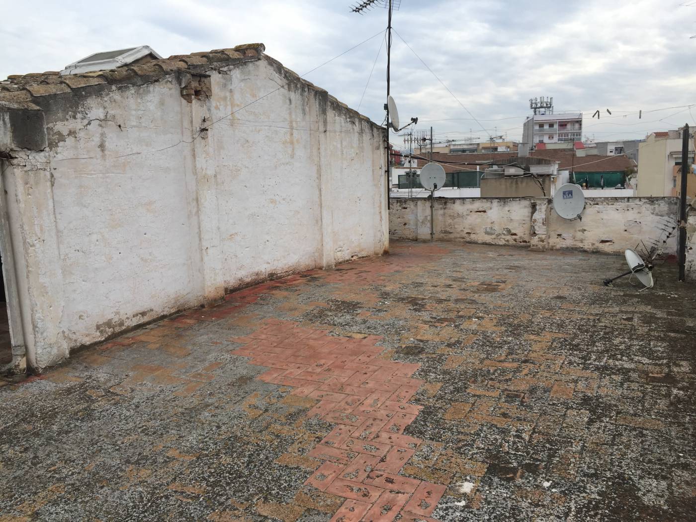 Casa edificio en venta en Vilanova i la Geltrú, en el ...